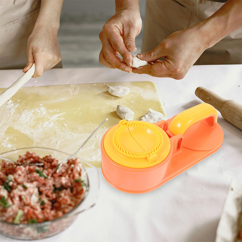 Dumpling Press Set - 餃子の皮を作るための型 2個セット。人間工学に基づいた設計で、生地を押しやすく、キッチンでの作業を楽にする便利な道具。